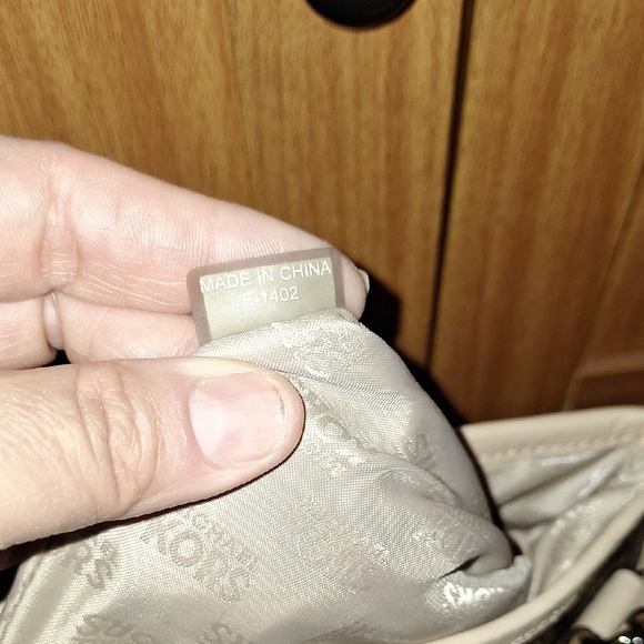 Michael Kors- Jet Set Crossbody Bag (Brown And Tan) W/ Wallet - Picture 4 of 12